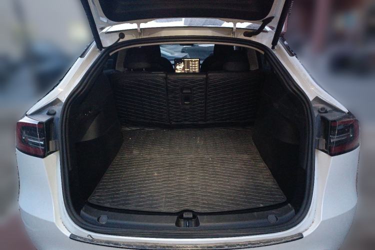 Used Tesla Model Y 2024 Long-Range All-Wheel-Drive Version Trunk
