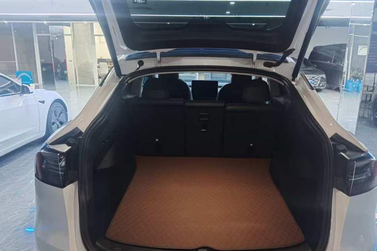 Used Tesla Model Y 2024 Rear-Wheel-Drive Version Trunk