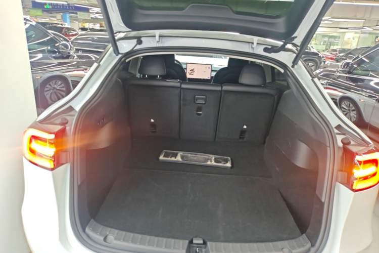 Used Tesla Model Y 2024 Rear-Wheel-Drive Version Trunk