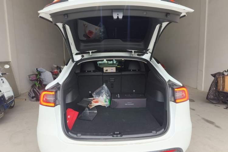 Used Tesla Model Y 2024 Rear-Wheel-Drive Version Trunk