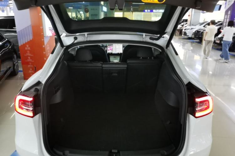 Used Tesla Model Y 2024 Rear-Wheel-Drive Version Trunk