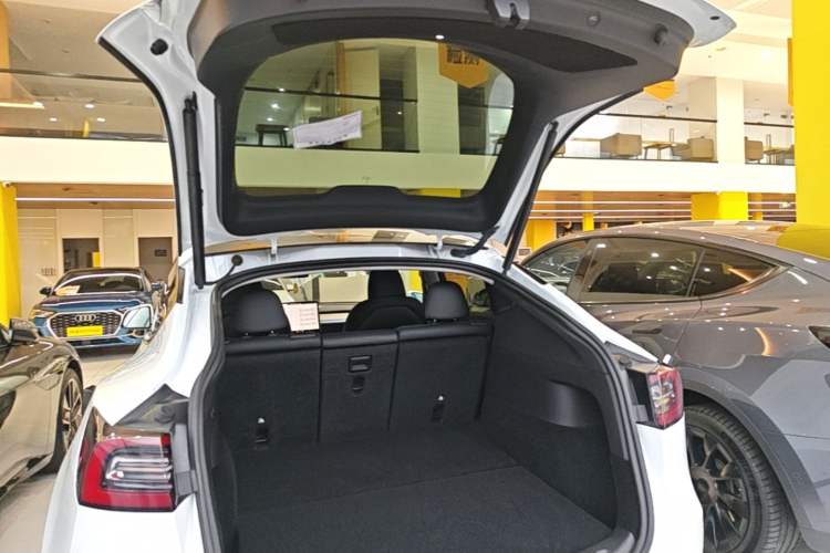 Used Tesla Model Y 2024 Rear-Wheel-Drive Version Trunk