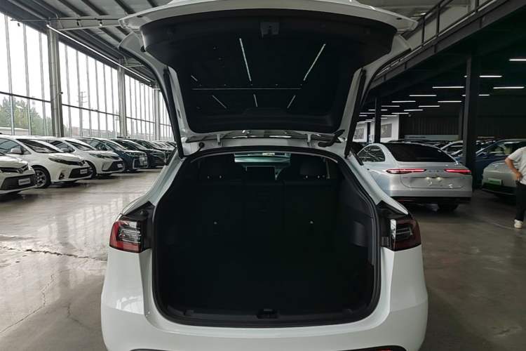 Used Tesla Model Y 2024 Rear-Wheel-Drive Version Trunk