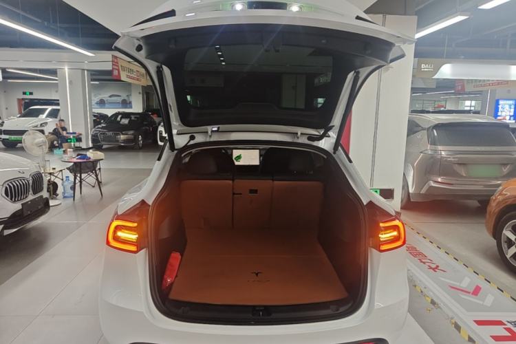 Used Tesla Model Y 2024 Long-Range All-Wheel-Drive Version Trunk