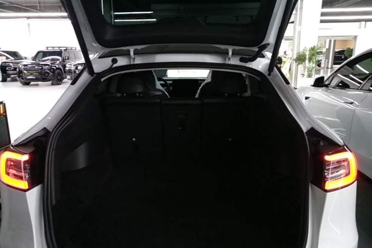 Used Tesla Model Y 2024 Rear-Wheel-Drive Version Trunk