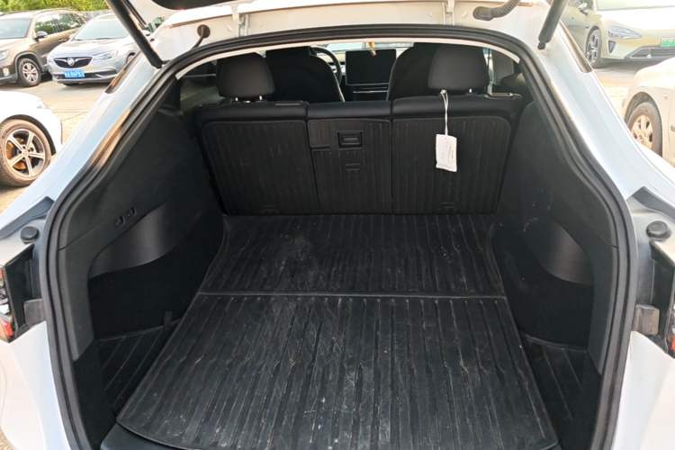 Used Tesla Model Y 2024 Rear-Wheel-Drive Version Trunk