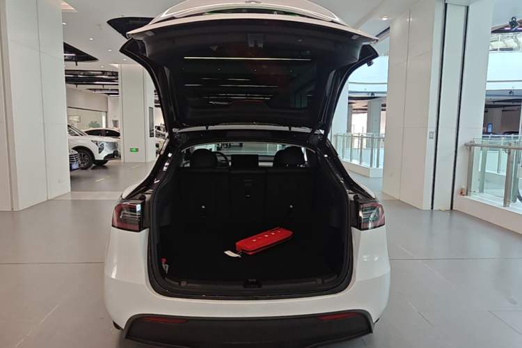 Used Tesla Model Y 2024 Rear-Wheel-Drive Version Trunk