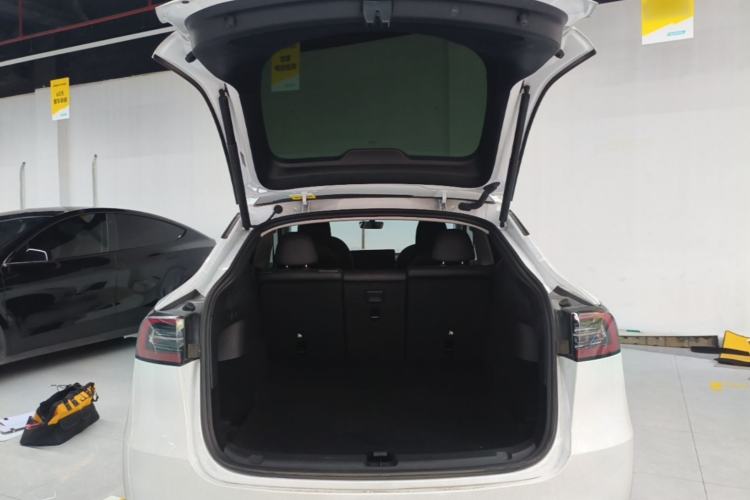 Used Tesla Model Y 2024 Long-Range All-Wheel-Drive Version Trunk