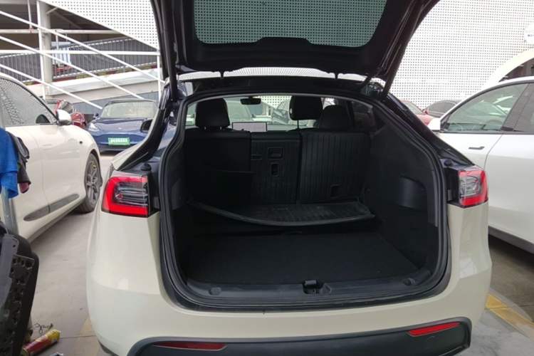 Used Tesla Model Y 2024 Rear-Wheel-Drive Version Trunk