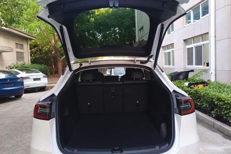 Used Tesla Model Y 2024 Rear-Wheel-Drive Version Trunk