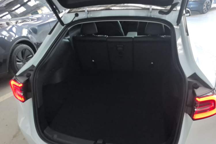 Used Tesla Model Y 2024 Long-Range All-Wheel-Drive Version Trunk