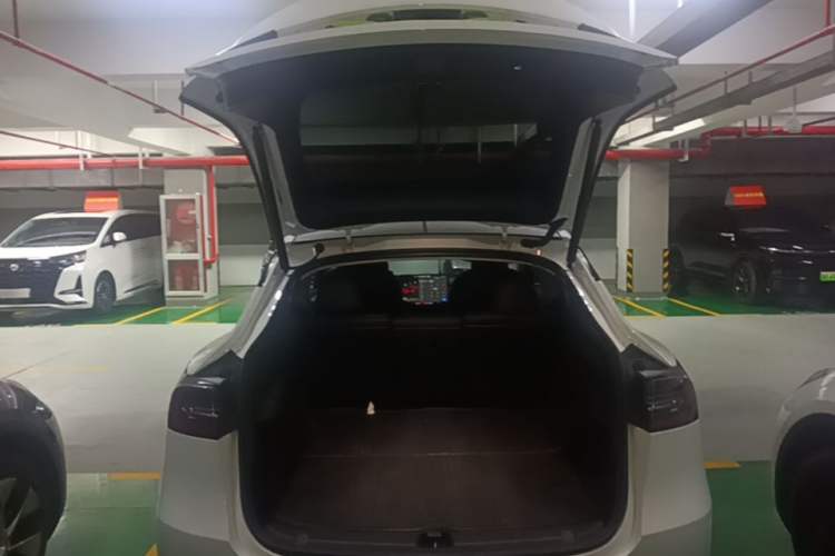 Used Tesla Model Y 2024 Rear-Wheel-Drive Version Trunk