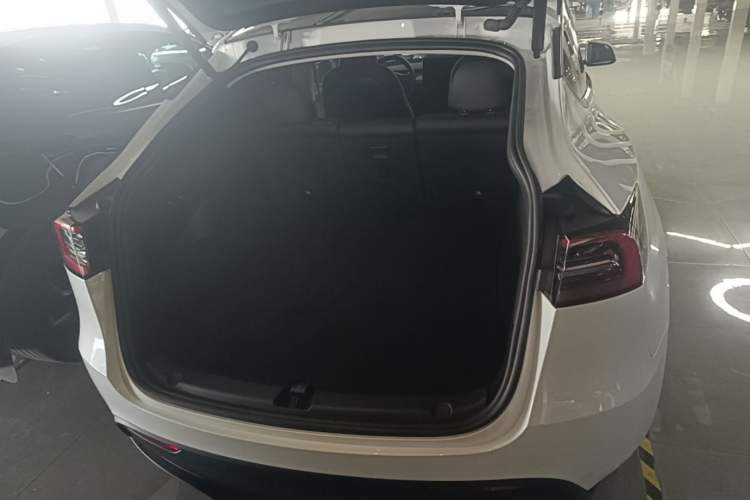 Used Tesla Model Y 2024 Rear-Wheel-Drive Version Trunk