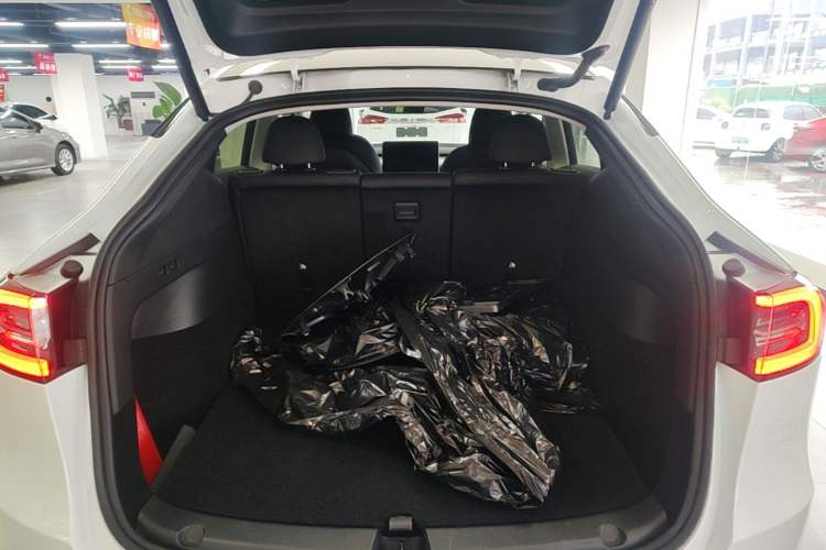 Used Tesla Model Y 2024 Rear-Wheel-Drive Version Trunk