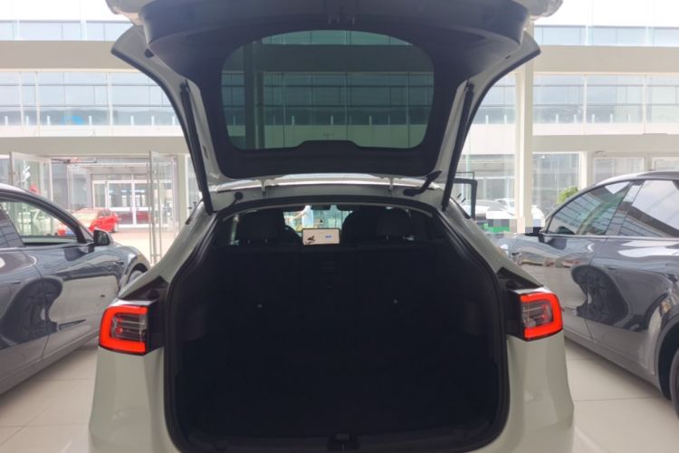 Used Tesla Model Y 2024 Rear-Wheel-Drive Version Trunk