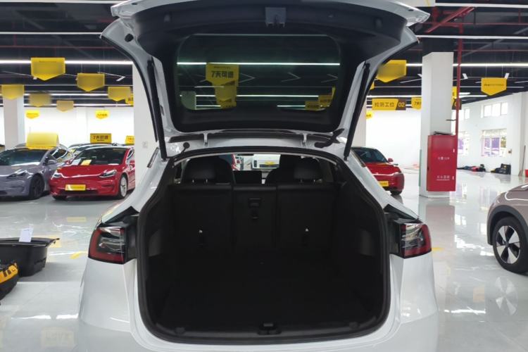 Used Tesla Model Y 2024 Long-Range All-Wheel-Drive Version Trunk