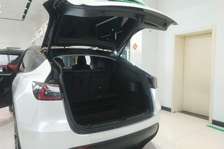Used Tesla Model Y 2024 Rear-Wheel-Drive Version Trunk