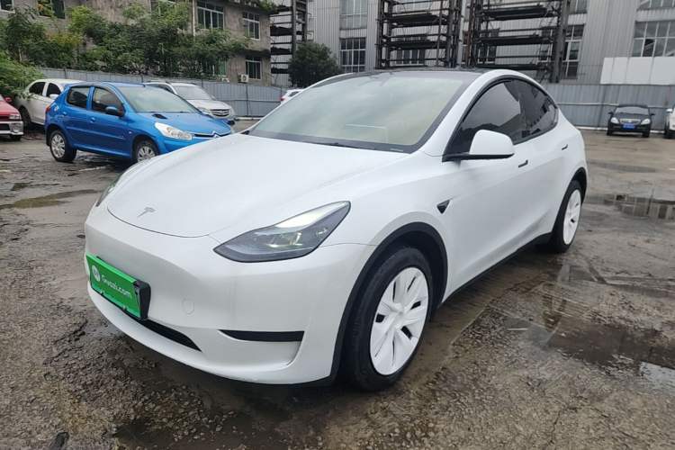 Tesla Model Y 2024 Rear-Wheel-Drive Version