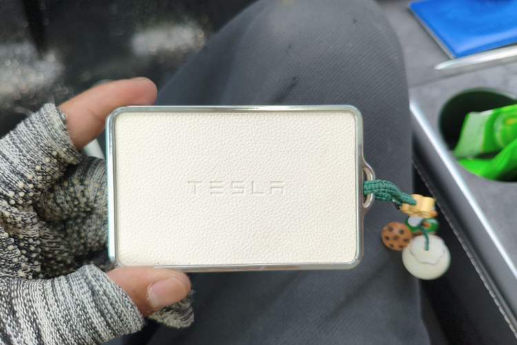 Used Tesla Model Y 2024 Long-Range All-Wheel-Drive Version Vehicle Key