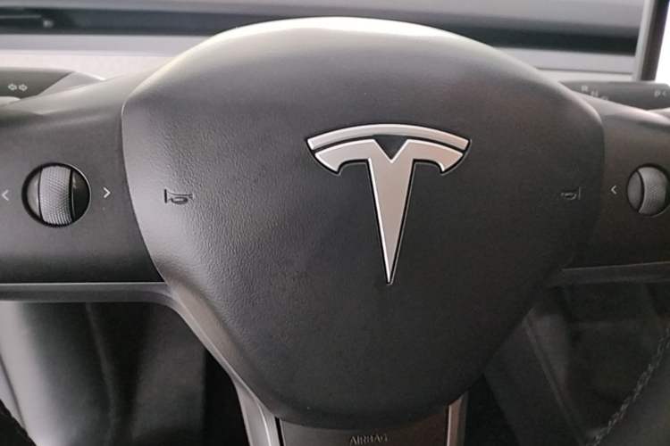 Used Tesla Model Y 2024 Long-Range All-Wheel-Drive Version Vehicle Key