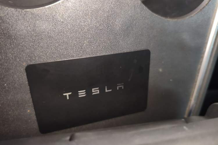 Used Tesla Model Y 2024 Long-Range All-Wheel-Drive Version Vehicle Key