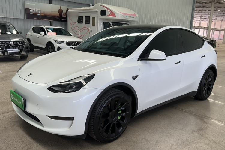 Tesla Model Y 2024 Long-Range All-Wheel-Drive Version