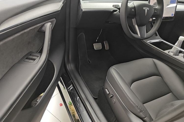 Used Tesla Model Y 2024 Rear-Wheel-Drive Version Driver Seat