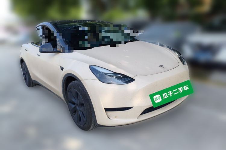 Used Tesla Model Y 2024 Rear-Wheel-Drive Version Front Right 45 Deg