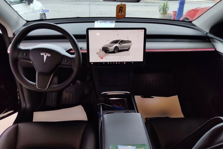 Used Tesla Model Y 2024 Rear-Wheel-Drive Version Interior 2