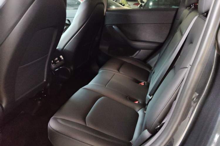 Used Tesla Model Y 2024 Rear-Wheel-Drive Version Interior 4