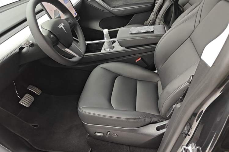Used Tesla Model Y 2024 Rear-Wheel-Drive Version Left Front Seat