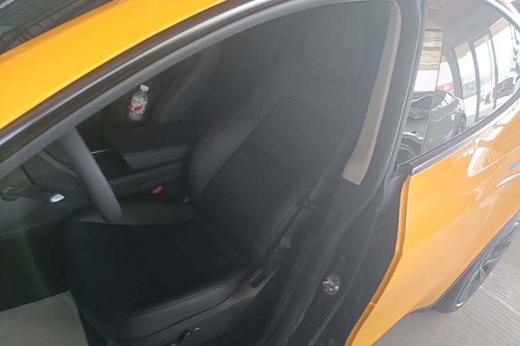 Used Tesla Model Y 2024 Rear-Wheel-Drive Version Left Front Seat