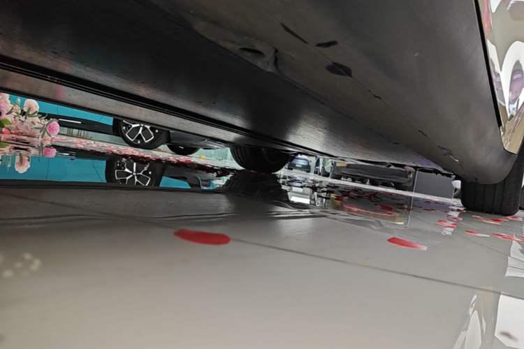Used Tesla Model Y 2024 Rear-Wheel-Drive Version Left Side Sill
