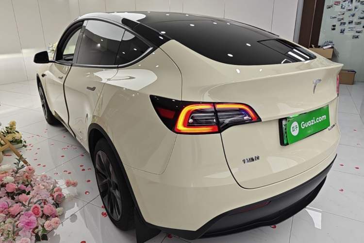 Used Tesla Model Y 2024 Rear-Wheel-Drive Version Rear Left 45 Deg