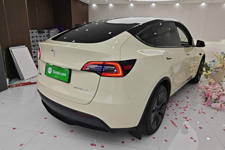 Used Tesla Model Y 2024 Rear-Wheel-Drive Version Rear Right 45 Deg