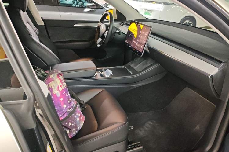 Used Tesla Model Y 2024 Rear-Wheel-Drive Version Right Front Seat
