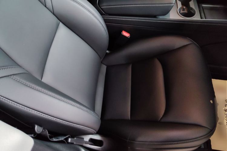 Used Tesla Model Y 2024 Rear-Wheel-Drive Version Right Front Seat