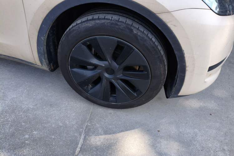Used Tesla Model Y 2024 Rear-Wheel-Drive Version Right Front Wheel Hub