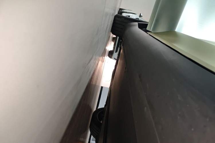 Used Tesla Model Y 2024 Rear-Wheel-Drive Version Right Side Sill