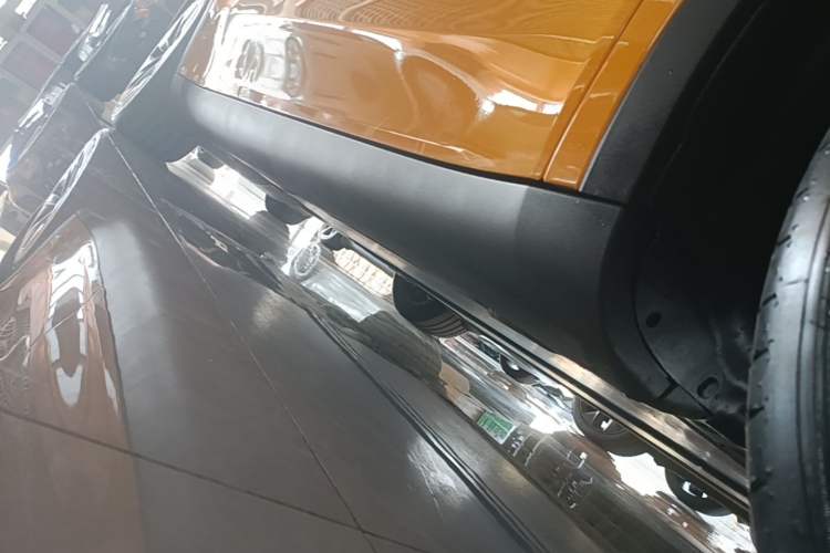 Used Tesla Model Y 2024 Rear-Wheel-Drive Version Right Side Sill