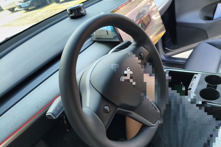 Used Tesla Model Y 2024 Rear-Wheel-Drive Version Steering Wheel