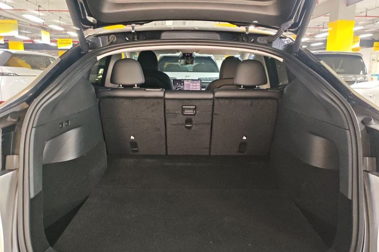 Used Tesla Model Y 2024 Rear-Wheel-Drive Version Trunk