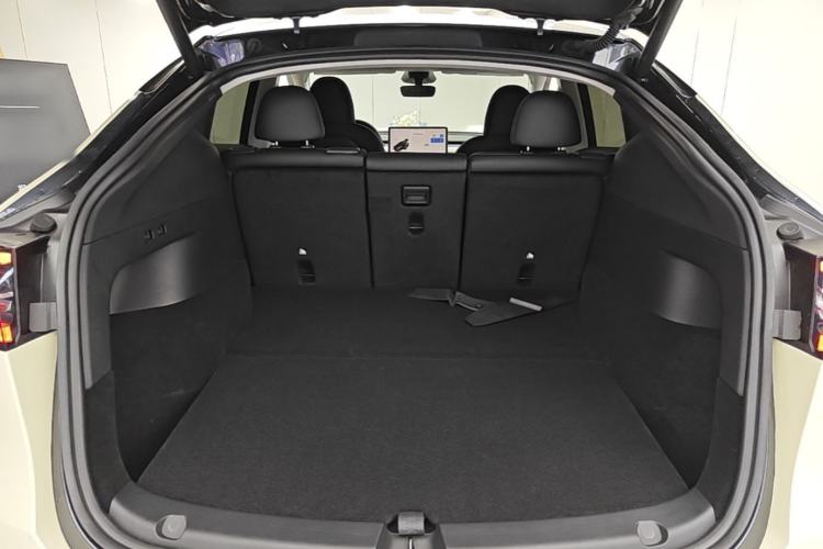 Used Tesla Model Y 2024 Rear-Wheel-Drive Version Trunk