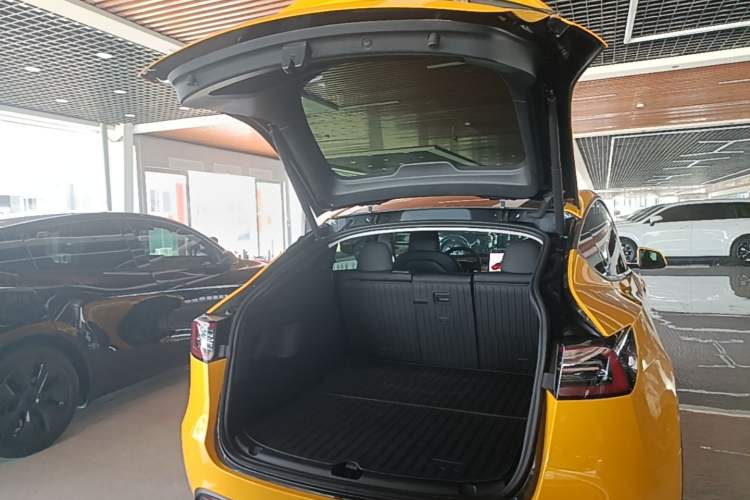 Used Tesla Model Y 2024 Rear-Wheel-Drive Version Trunk