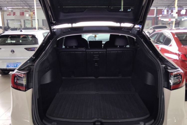 Used Tesla Model Y 2024 Rear-Wheel-Drive Version Trunk