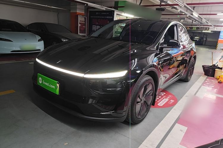Tesla Model Y 2025 Rear-Wheel-Drive Version