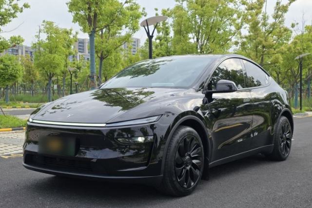 Used Tesla Model Y 2025 Rear-Wheel-Drive Version