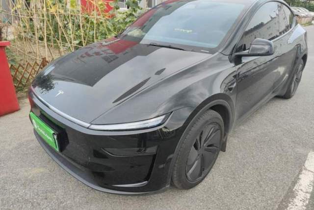 Used Tesla Model Y 2025 Rear-Wheel-Drive Version