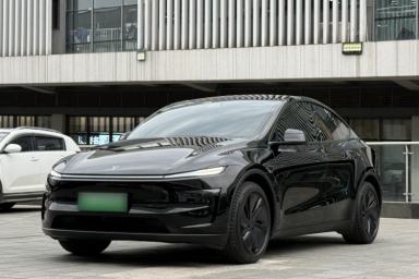 Used Tesla Model Y 2025 Long-Range All-Wheel-Drive Version