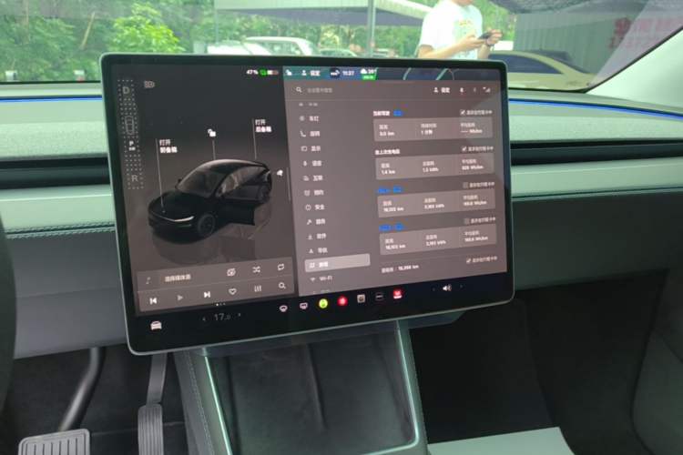 Used Tesla Model Y 2025 Long-Range All-Wheel-Drive Version Audio And AC Panel